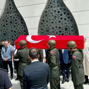 Kıbrıs Gazimiz Ahmet Çullu Askeri Törenle Ebediyete Uğurlandı - fotoğraf 2