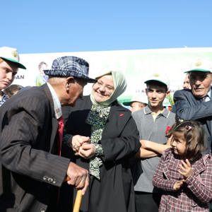 Bakanımız Sayın Zehra Zümrüt Selçuk, "Bugün Fidan, Yarın Nefes" Kampanyası Kapsamında Sinop'ta Fidan Dikimi Törenine Katıldı - fotoğraf 4