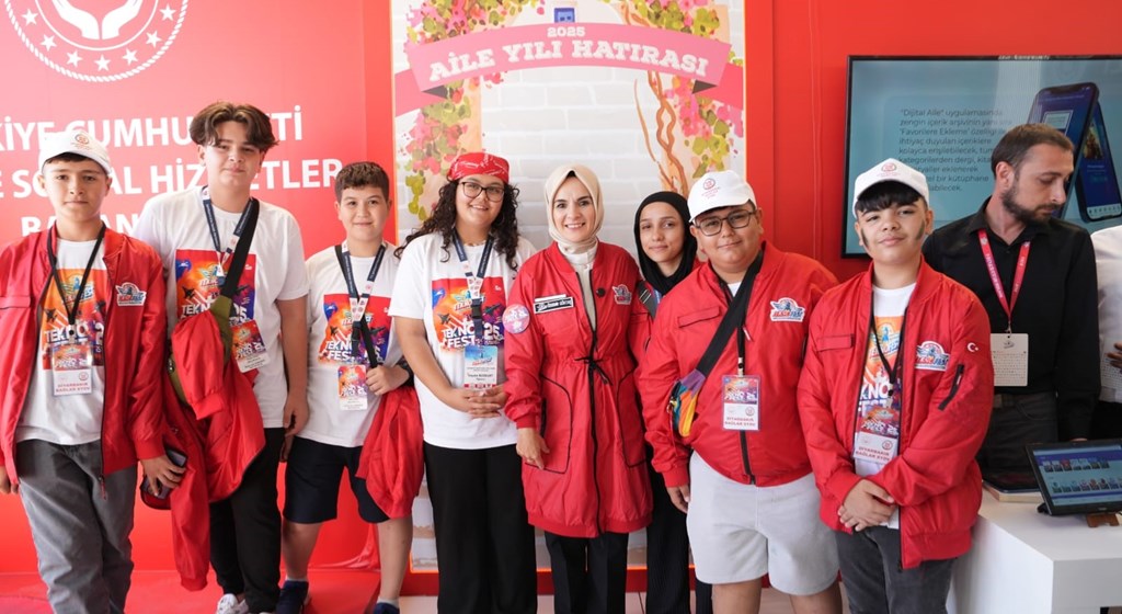 ROBOTİK KODLAMA VE YAZILIMI LABORATUVARI SINIFI ÖĞRENCİLERİ TEKNOFEST’E KATILDI