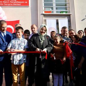Bakanımız Sayın Zehra Zümrüt Selçuk, Sinop'ta Engelli Bakım Merkezi Açılışı Yaptı - fotoğraf 1