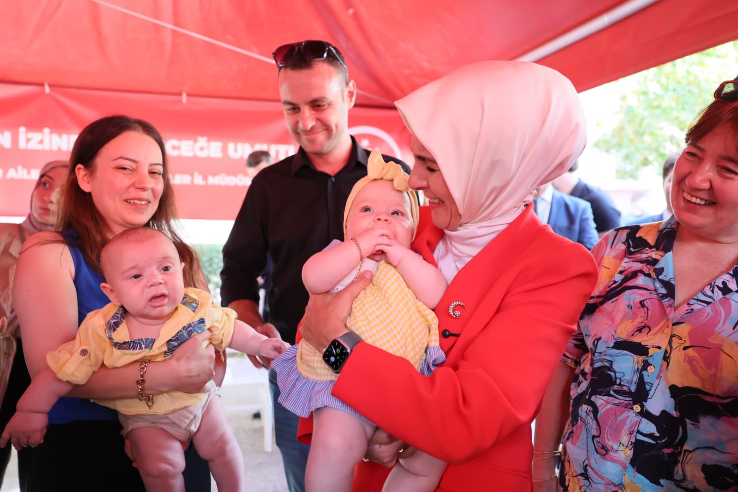 Eylül ayı doğum yardımı ödemeleri annelerin hesaplarına yatırıldı