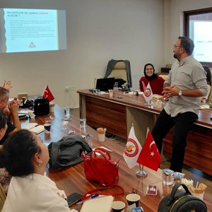 Aile ve Çocuklara Yönelik Sosyal Destek Mekanizmalarının Güçlendirilmesi Eğitimi Düzenlendi - fotoğraf 3