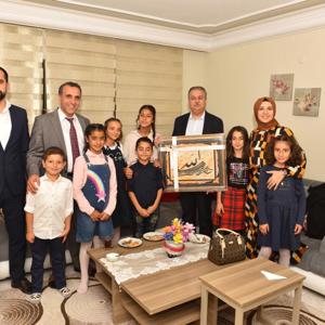 Sayin Valimiz Ali Ihsan SU ve Esi Zeliha SU Hanimefendi Cocuk Evlerimizde Kalan Cocuklarimizi Ziyaret Etti - fotoğraf 4