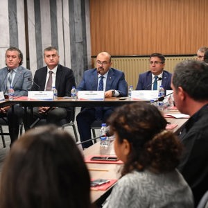 “Bakanlığımız ve UNICEF işbirliğinde; Türkiye’de Koruyucu Aile Sisteminin Güçlendirilmesi Projesi kapsamında “Geçici Koruyucu Aile Paydaş” toplantısı düzenlendi.” - fotoğraf 1