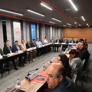 “Bakanlığımız ve UNICEF işbirliğinde; Türkiye’de Koruyucu Aile Sisteminin Güçlendirilmesi Projesi kapsamında “Geçici Koruyucu Aile Paydaş” toplantısı düzenlendi.” - fotoğraf 4