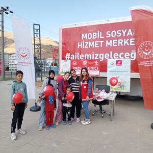 Bir Anadolu Şenliğinde Bitlis Aile ve Sosyal Hizmetler İl Müdürlüğü Mobil Aracı - fotoğraf 3