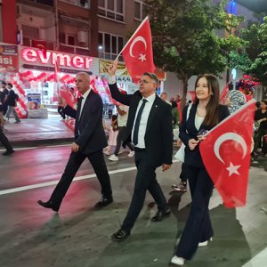 30 Ağustos Zafer Bayramı'nın 103. yıl dönümü etkinlikleri, Sivas Valiliği öncülüğünde düzenlenen yürüyüş ile sona erdi. - fotoğraf 2
