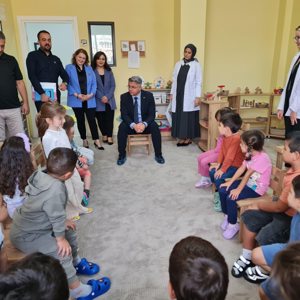 İl Müdürümüz Özgür Kırmızıtaş, Şube Müdürümüz Murat Özdemir ve çalışma arkadaşlarımızla birlikte ilimizde faaliyet gösteren Saygın Kreşi’yi ziyaret etti. - fotoğraf 1