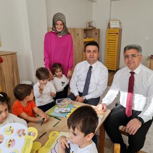Vali Yardımcımız Sn. İhsan Maskar ve İl Müdürümüz Özgür Kırmızıtaş, ilimizde faaliyet gösteren Özel Pıtırca  Gündüz Bakımevi’ni ziyaret etti. - fotoğraf 1