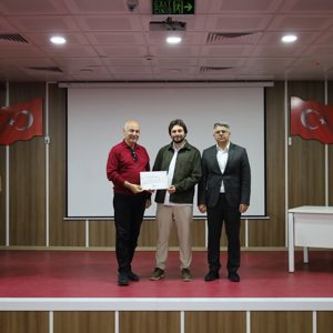 📌 #AileYılı Söyleşileri kapsamında, İl Müdürlüğümüz Konferans Salonu’nda Sivas Cumhuriyet Üniversitesi Sosyal Hizmet Bölümü Dr. Öğr. Üyesi Furkan Arı tarafından “Yaşlılık ve Toplumsal Hayat” temalı söyleşi gerçekleştirildi. - fotoğraf 2