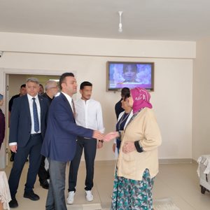 Vali Yardımcımız Sayın İhsan Maskar, İl Müdürümüz Özgür Kırmızıtaş ve İl Müdür Yardımcılarımız ile birlikte Karşıyaka Engelli Bakım ve Rehabilitasyon Merkezi’ni ziyaret ederek denetimlerde bulundu. - fotoğraf 3