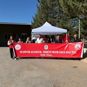 Aile Yılı faaliyetleri kapsamında, 5. Piyade Eğitim Tugayı General Şükrü Kanatlı Kışlası’nda düzenlenen törende farkındalık standı açıldı. - fotoğraf 1