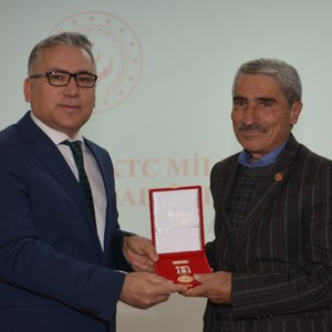 Niğde'de 37 Kıbrıs Gazisine 'Milli Mücadele Madalyası ve Beratı' verildi - fotoğraf 20