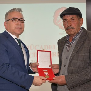 Niğde'de 37 Kıbrıs Gazisine 'Milli Mücadele Madalyası ve Beratı' verildi - fotoğraf 27