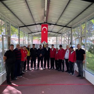 Huzur Gençler Bocce Ligi grup maçlarında, Sivas İhramcızade İsmail Hakkı Toprak Huzurevi sakinlerimiz Bayburt Huzurevi ekibini ağırladı. Yaş almış çınarlarımızın centilmence mücadele ettiği müsabakada renkli ve keyifli anlar yaşandı. - fotoğraf 1