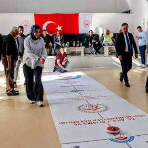 Ahlat Engelsiz Yaşam Merkezimizde, kuruluşlar arası Floor Curling Turnuvası - fotoğraf 6