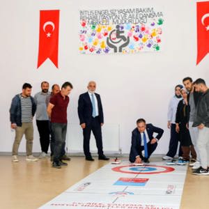 Ahlat Engelsiz Yaşam Merkezimizde, kuruluşlar arası Floor Curling Turnuvası - fotoğraf 7