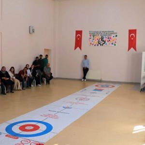 Ahlat Engelsiz Yaşam Merkezimizde, kuruluşlar arası Floor Curling Turnuvası - fotoğraf 15