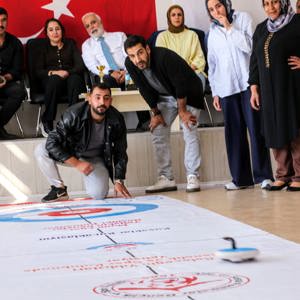 Ahlat Engelsiz Yaşam Merkezimizde, kuruluşlar arası Floor Curling Turnuvası - fotoğraf 17