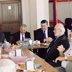 1 Ekim Dünya Yaşlılar Günü’nde İnebolu Kaymakamı Sayın Necdet Uçar, Büyüklerimizle Kahvaltıda Buluştu - fotoğraf 1