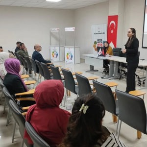 Kadına Yönelik Şiddetle Mücadele ve 6284 Sayılı Kanunun Sağladığı Koruyucu Önleyici Tedbirler İle İlgili Eğitim Gerçekleştirildi - fotoğraf 3