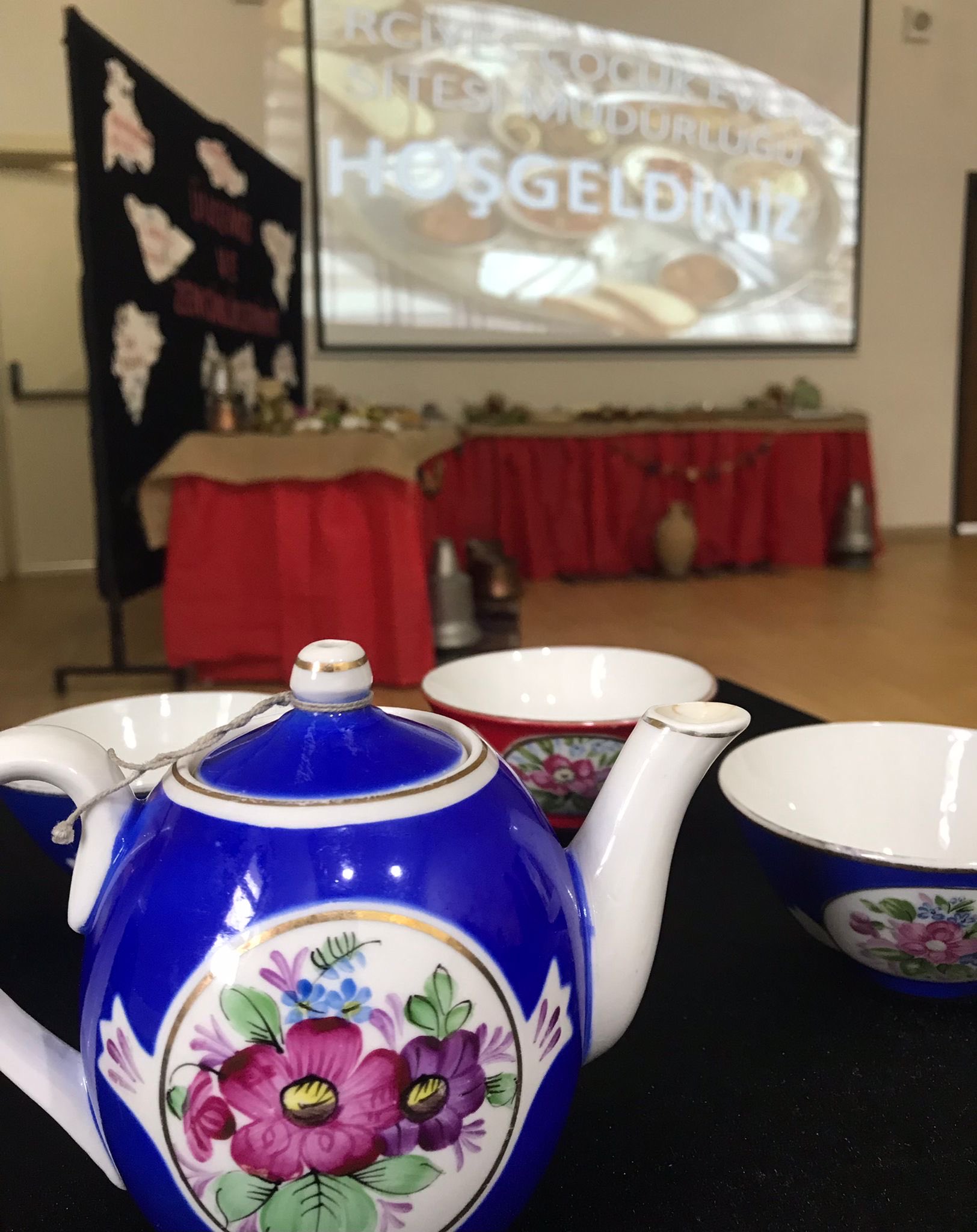 İl Müdürümüz Arzu ÇINGIR, Erciyes Çocuk Evleri Sitesi'nde Kızlarımızın El Emeğiyle Hazırlanan Yöresel Yemek Etkinliğine Katılım Sağlandı. 