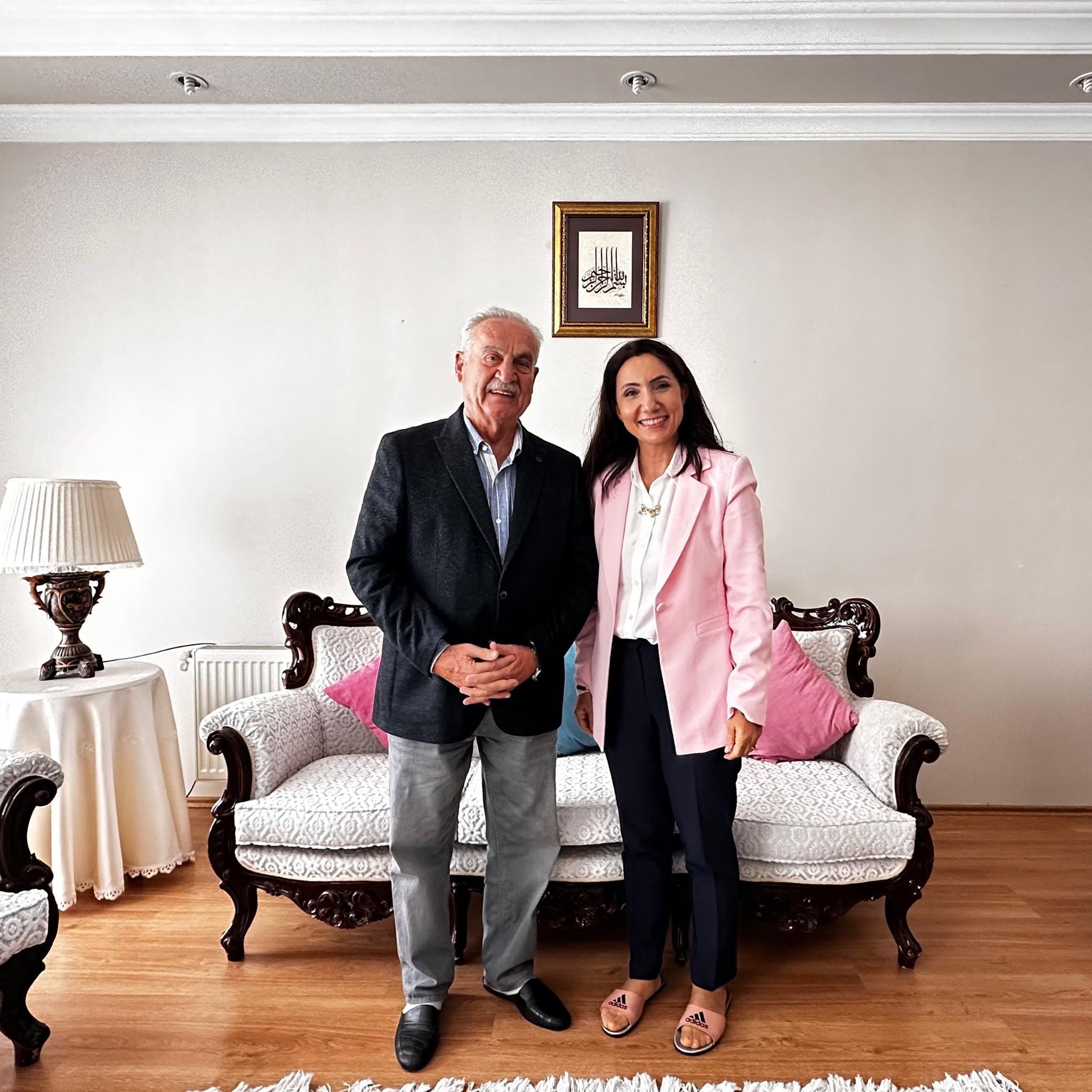 İl Müdürümüz Arzu ÇINGIR, Hayırsever İş İnsanı Turan AKSU ve Eşi Fatma AKSU'yu Ziyaret Etti.