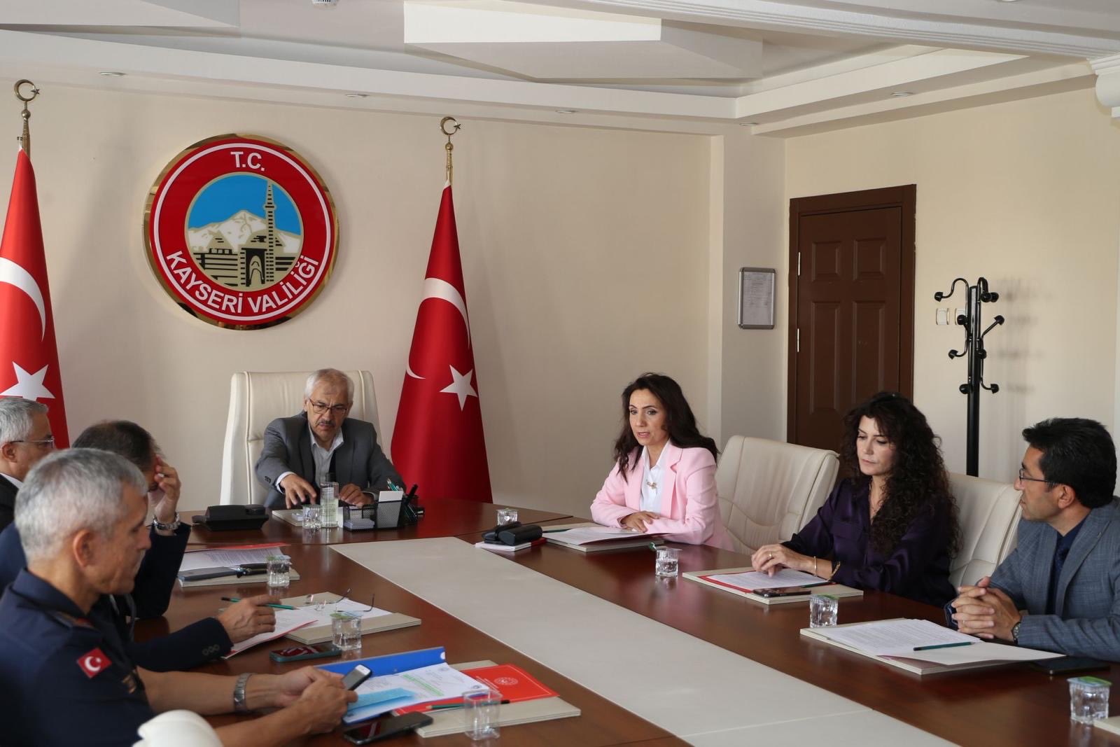 Güçlendirici Bakım Modelinin İhtisaslaştırılmış Çocuk Evleri Sitelerinde Uygulanmasına İlişkin İş Birliği Protokolü Kapsamında Paydaş Kurumlarla Değerlendirme Toplantısı.