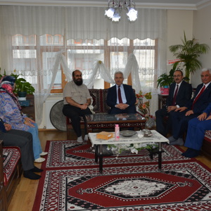 ŞEHİTLERİMİZ UĞUR YILDIZ VE BURAK KAPUCUOĞLU'NUN AİLELERİ ZİYARET EDİLDİ - fotoğraf 2