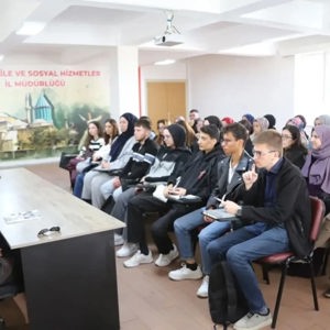 İl Müdürümüz Sayın Abdullah Neşeli, KTO Karatay Üniversitesi Sosyal Hizmetler Bölümü Birinci Sınıf Öğrencileri ile Bir Araya Geldi - fotoğraf 2