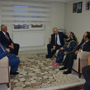 ŞEHİTLERİMİZ UĞUR YILDIZ VE BURAK KAPUCUOĞLU'NUN AİLELERİ ZİYARET EDİLDİ - fotoğraf 8