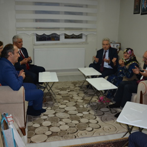 ŞEHİTLERİMİZ UĞUR YILDIZ VE BURAK KAPUCUOĞLU'NUN AİLELERİ ZİYARET EDİLDİ - fotoğraf 10
