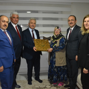 ŞEHİTLERİMİZ UĞUR YILDIZ VE BURAK KAPUCUOĞLU'NUN AİLELERİ ZİYARET EDİLDİ - fotoğraf 13