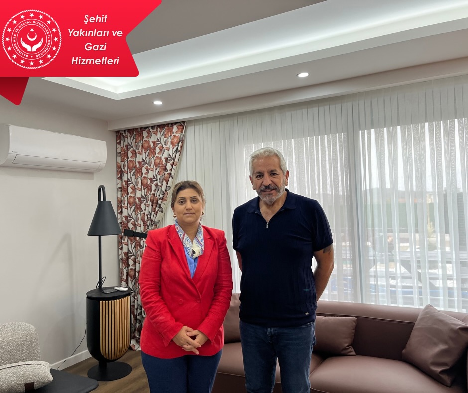 İl Müdürümüz Sayın Emine BÖÇKÜN, Kahraman Gazimiz Ahmet Ali ERCAN’a hane ziyareti gerçekleştirdi