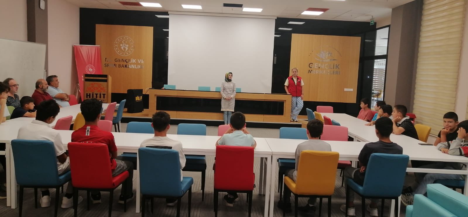 30 Ağustos Zafer Bayramı münasebetiyle, bağlı kuruluşumuz 13-18 Yaş Çocuk Evleri Sitesinde koruma ve bakım altında kalan çocuklarımızla Hitit Üniversitesi Genç Ofis’te bir araya geldik. 