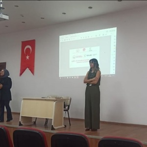 Kilis Sosyal Merkezi Müdürlüğü’nde “Kadınlara Yönelik Bağımlılıkla Mücadele ve YEDAM Tanıtımı” konulu eğitim düzenlendi. - fotoğraf 2