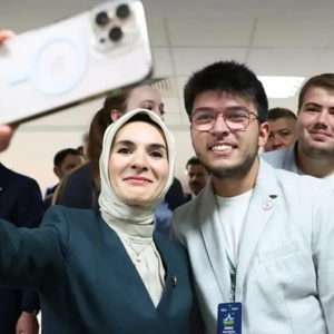 Sayın Bakanımız Mahinur Özdemir Göktaş Konya Teknik Üniversitesi 2025-2026 Akademik Yılı Açılış Töreni'ne Katılarak Gençlerimizle Buluştu - fotoğraf 4