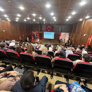 Kadın-Erkek Fırsat Eşitliği Komisyonu’nun bölgesel çalışmaları kapsamında, Şanlıurfa ve Diyarbakır illerini kapsayan bölge toplantısı Diyarbakır’da gerçekleştirildi. - fotoğraf 6