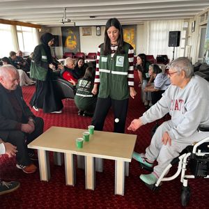 Trakya Üniversitesi Genç Yeşilay Topluluğu, İl Müdürlüğümüze bağlı Edirne Huzurevini ziyaret etti. - fotoğraf 3