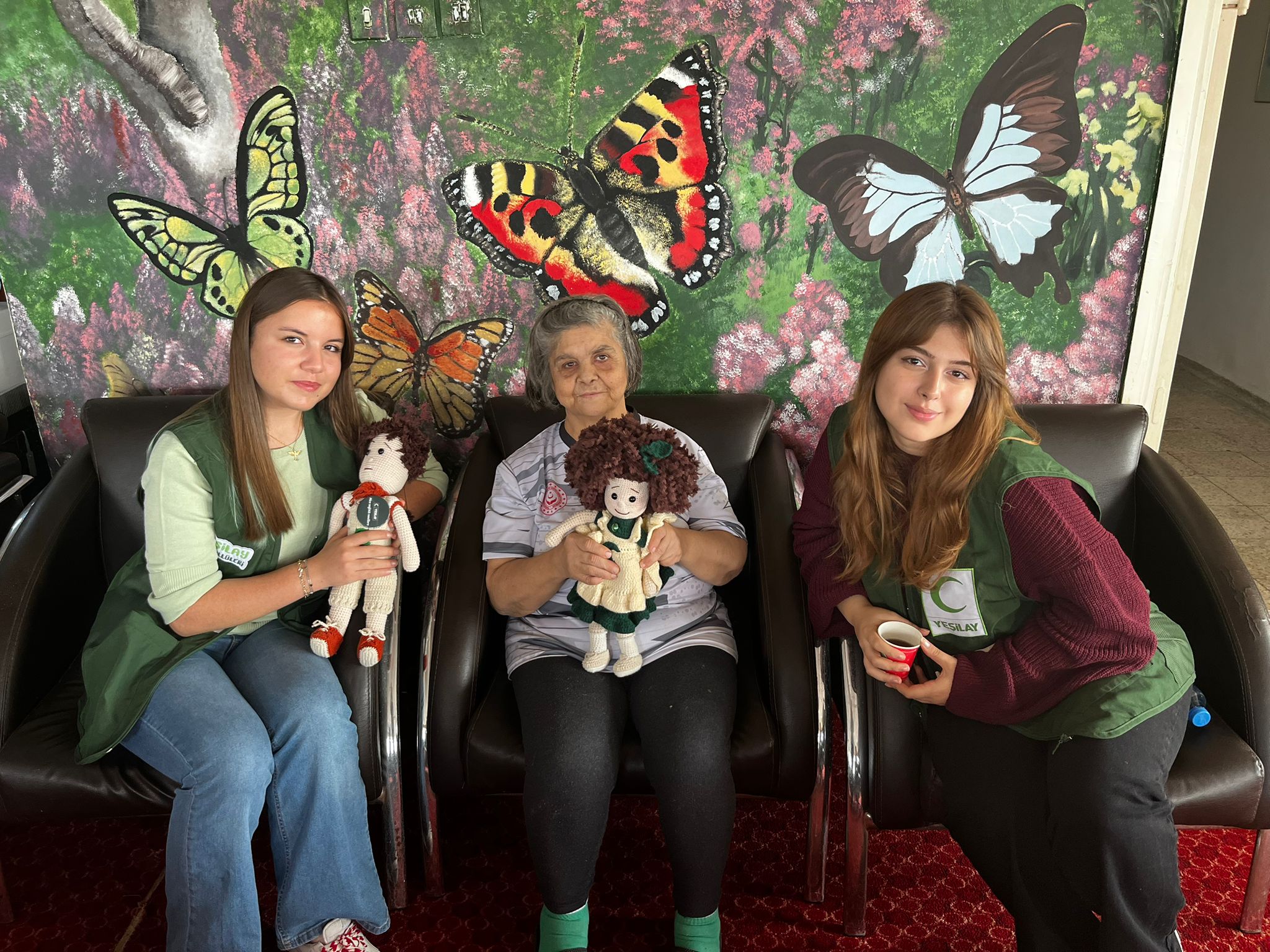 Trakya Üniversitesi Genç Yeşilay Topluluğu, İl Müdürlüğümüze bağlı Edirne Huzurevini ziyaret etti.