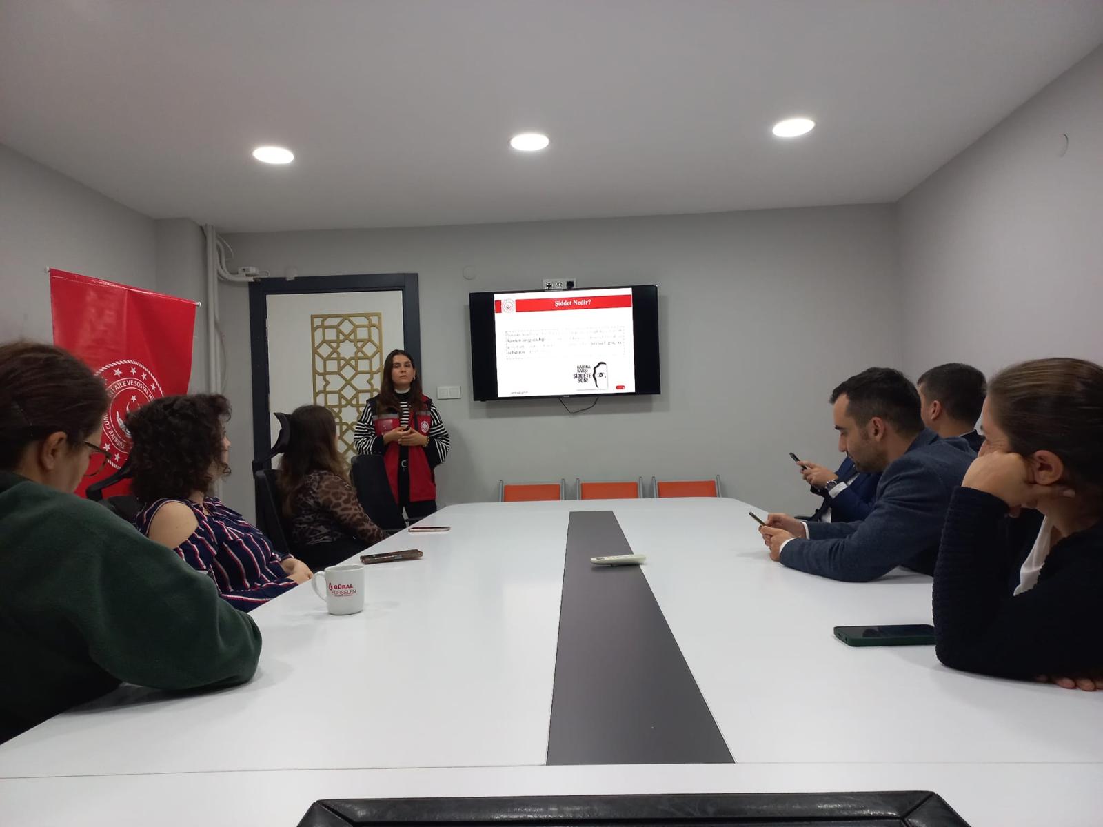 Kadına Yönelik Şiddetle Mücadele Eğitimi Verildi.