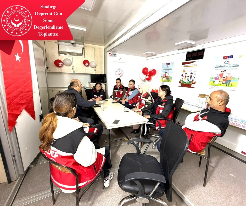 İl Müdürümüz Sayın Emine BÖÇKÜN Başkanlığında Sındırgı Depremi Gün Sonu Toplantısı Yapıldı