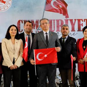 Cumhuriyet Işığıyla Aydınlanan 102 Yıl  - fotoğraf 1