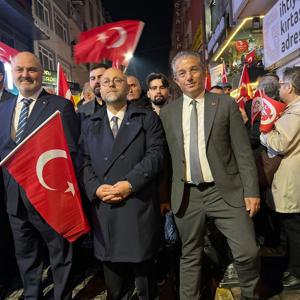 Cumhuriyet Coşkusuyla Aydınlanan Gece: Fener Alayı Yürüyüşü  - fotoğraf 1