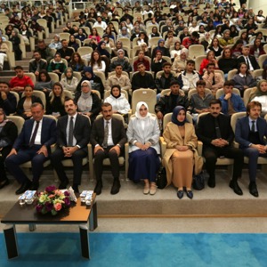 Aile Yılı Kapsamında  “Kutsal Bağlar, Kırılgan Bireyler: Aileyi Yeniden Düşünmek” Konulu Konferans Düzenlendi - fotoğraf 13
