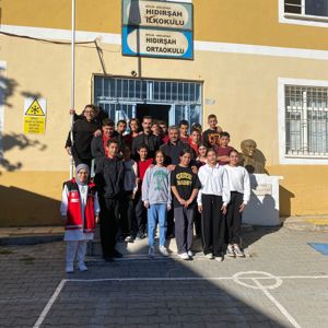 "Vatan ve Kahramanlık Buluşmaları” kapsamında Gazimiz Adem DALKIRAN, Adilcevaz Hıdırşah İlköğretim Okulu öğrencileriyle bir araya geldi - fotoğraf 3