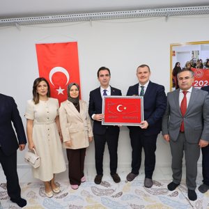 Valimiz Sayın Ahmet Karakaya, eşi Özlem Karakaya Hanımefendi ve beraberlerindeki heyet ile birlikte Mutki Aile Destek Merkezi’ni (ADEM) ziyaret etti - fotoğraf 6