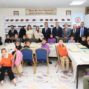 Valimiz Sayın Ahmet Karakaya, eşi Özlem Karakaya Hanımefendi ve beraberlerindeki heyet ile birlikte Mutki Aile Destek Merkezi’ni (ADEM) ziyaret etti - fotoğraf 8