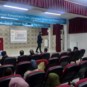 Selahaddin Eyyubi Anadolu Lisesi velilerine “Türkiye Bağımlılıkla Mücadele Eğitimleri” kapsamında “Teknoloji Bağımlılığı”eğitimi  - fotoğraf 1