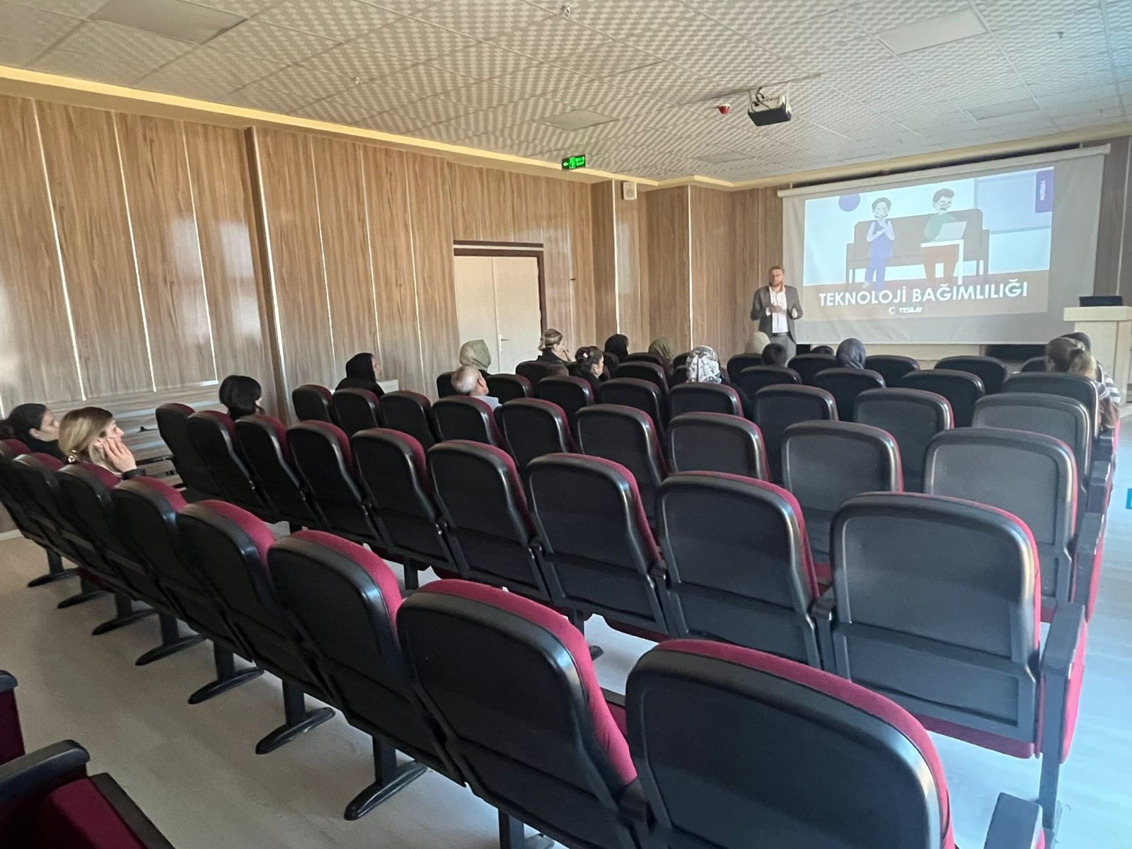 Yüksekova’da “Teknoloji Bağımlılığı” Eğitimi